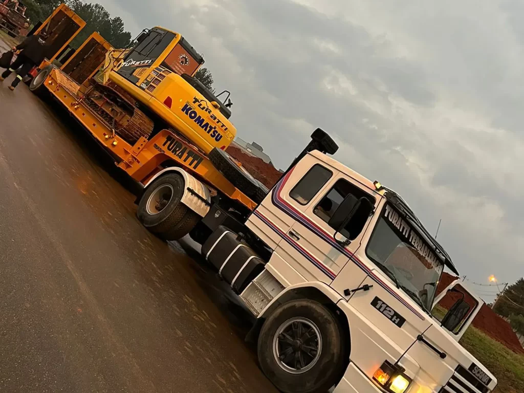 Carreta Prancha 3 eixos - Turatti Terraplenagem Jundiaí e Região